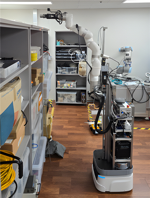 생성형 AI를 활용한 모바일 생활지원 로봇. <한국전자기술연구원 제공>